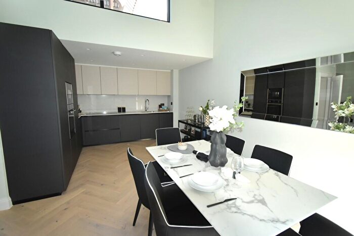 3 Bedroom Terraced House To Rent In Aylmer Parade, East Finchley, N2