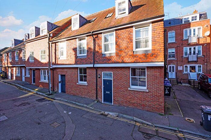 2 Bedroom Apartment To Rent In Kirbys Lane, Canterbury, CT2