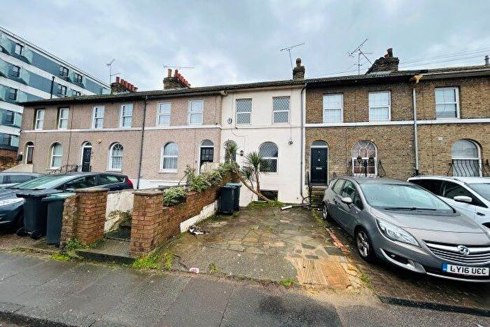 4 Bedroom Town House To Rent In Zion Place, Gravesend, DA12