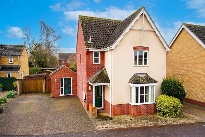 4 Bedroom Detached House For Sale In Tudor Avenue, Roydon, Diss, IP22