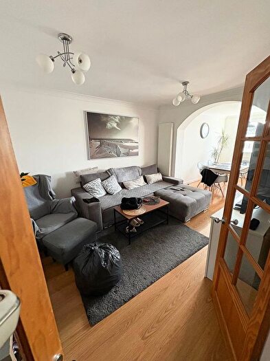 2 Bedroom Flat To Rent In Harrowden Road, Shortstown, Bedford, MK42