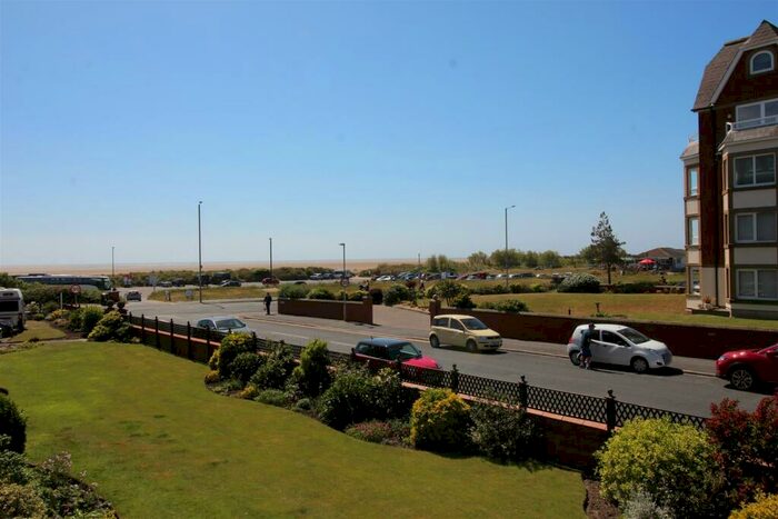 2 Bedroom Apartment For Sale In South Promenade, Lytham St. Annes, FY8
