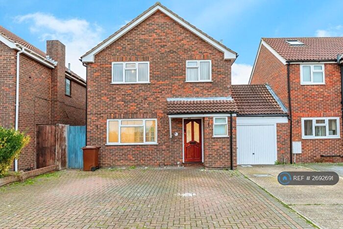 4 Bedroom Detached House To Rent In Corral Close, Chatham, ME5