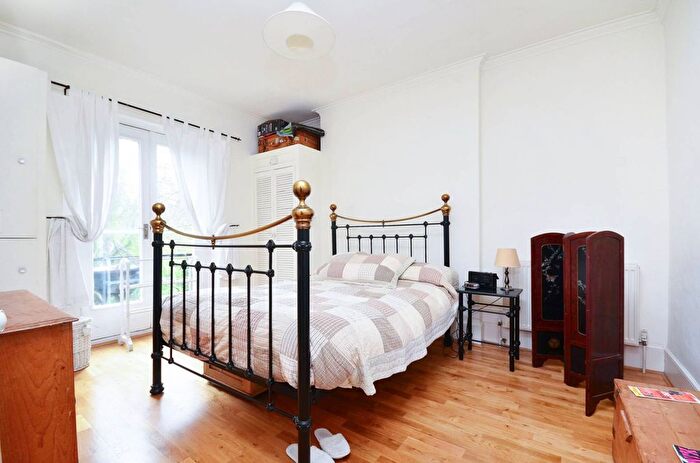 1 Bedroom Flat To Rent In Regent Square, Bloomsbury, London, WC1H