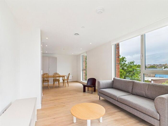 3 Bedroom Apartment To Rent In Fyfe Lane, Edinburgh, Midlothian, EH6