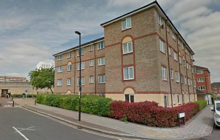 2 Bedroom Flat To Rent In Culpeper Close, Edmonton, London, United Kingdom, N18
