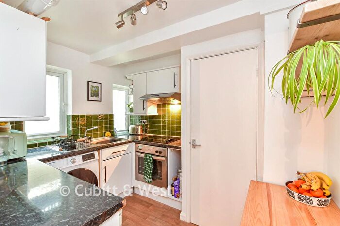 1 Bedroom Flat For Sale In Lansdowne Street, Hove, East Sussex, BN3