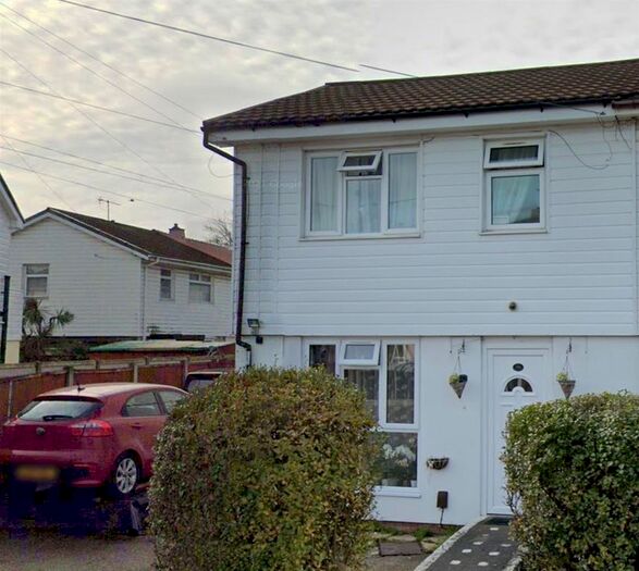 3 Bedroom Property To Rent In Rookery Crescent, Dagenham, RM10