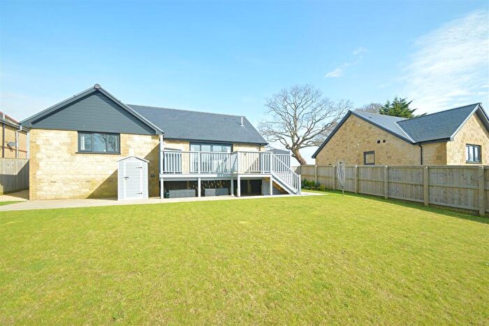 3 Bedroom Detached Bungalow For Sale In Superb Modern Home * Apse Heath, PO36