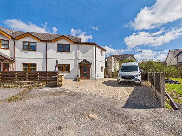 3 Bedroom End Terrace House For Sale In Gwenllian Court, Mynyddygarreg, Kidwelly, SA17