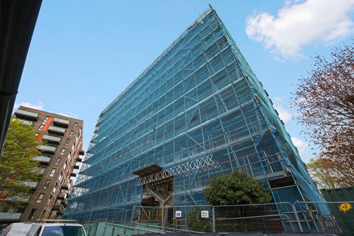 2 Bedroom Flat For Sale In Lindfield Street, London, E14