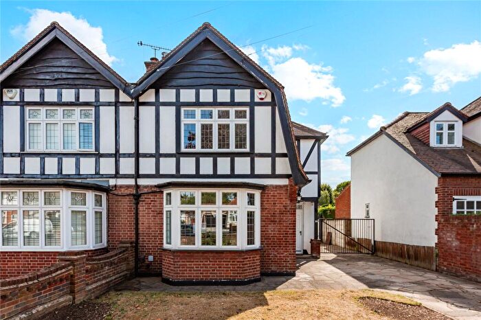 3 Bedroom Semi-Detached House For Sale In Park Drive, Upminster, RM14