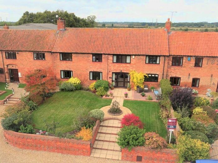4 Bedroom Barn Conversion For Sale In Main Road, Hawksworth, Nottingham NG13