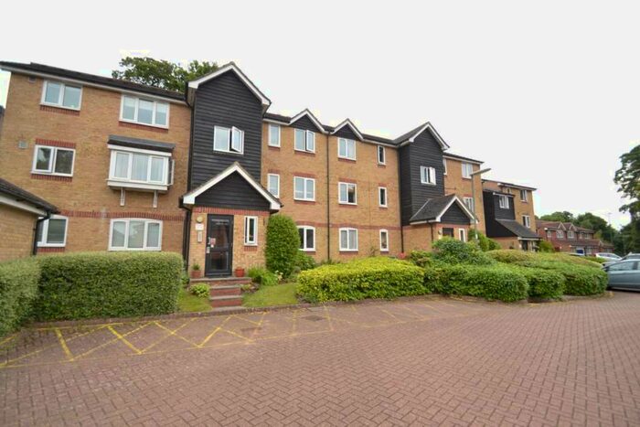2 Bedroom Flat To Rent In Dunnymans Road, Banstead, SM7