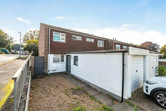 3 Bedroom End Of Terrace House To Rent In Franklin Close, Kingston Upon Thames, KT1