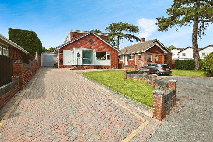 4 Bedroom Detached Bungalow For Sale In Pine Trees Close, Fareham, PO14