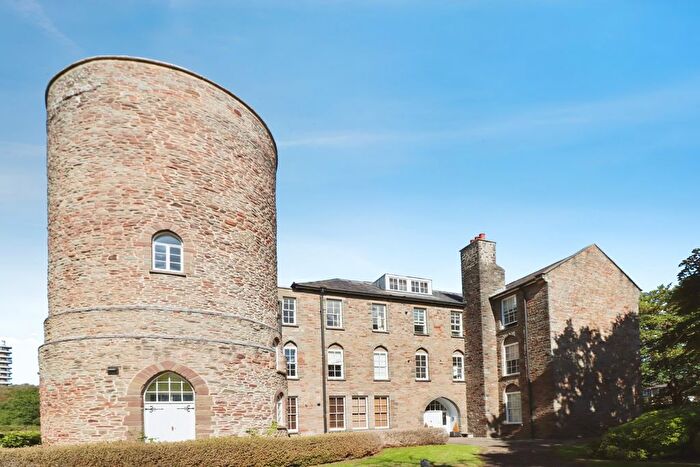 2 Bedroom Flat For Sale In Linden House, Barkleys Hill, Stapleton, Bristol, BS16
