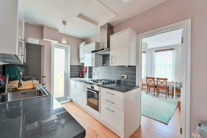 2 Bedroom Maisonette To Rent In Tynemouth Road, Tooting, Mitcham, CR4