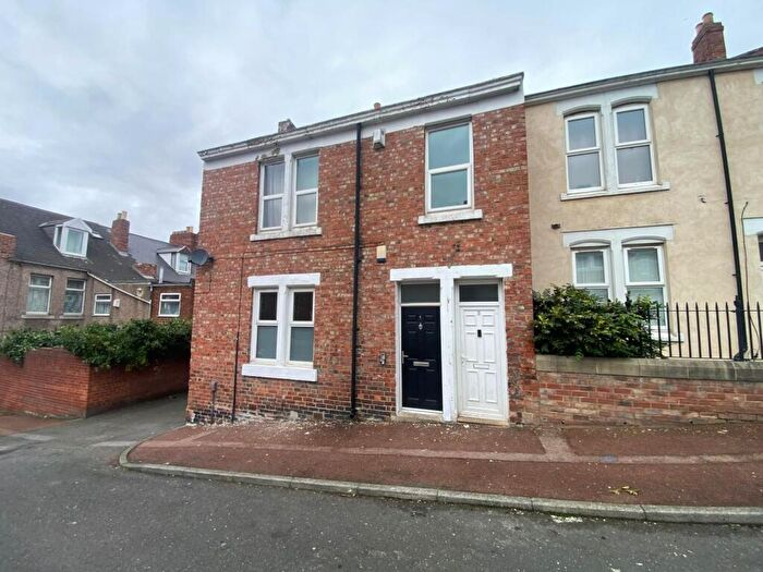 2 Bedroom Flat For Sale In Hyde Park Street, Gateshead, NE8