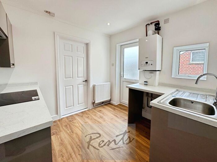 2 Bedroom Flat To Rent In Woodbridge Road, East Ipswich, Ipswich, IP4