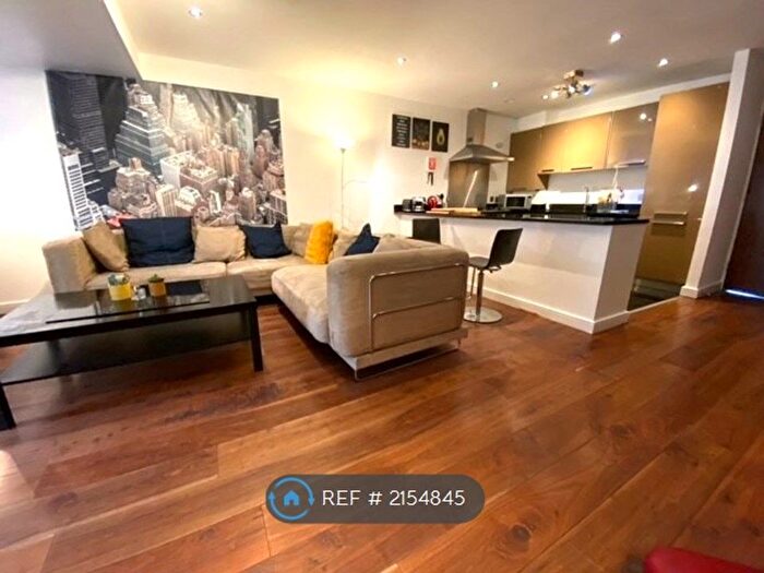 3 Bedroom Flat To Rent In Blenheim Court, London, SE10