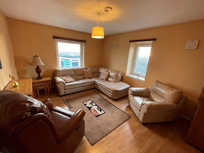 1 Bedroom Flat To Rent In Thistle Court, Top Floor, Aberdeen, AB10