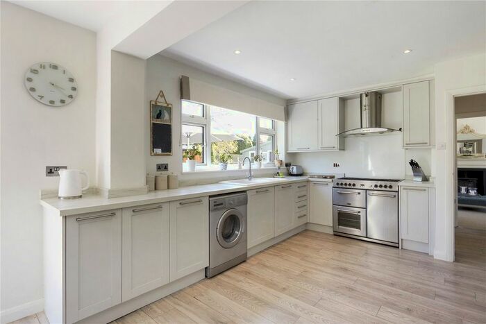 4 Bedroom Detached House For Sale In Portley Lane, Caterham, CR3
