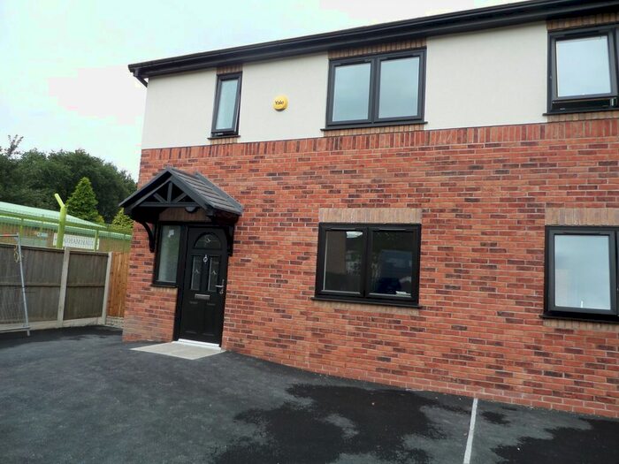 3 Bedroom Semi-Detached House To Rent In Penketh, Warrington, WA5