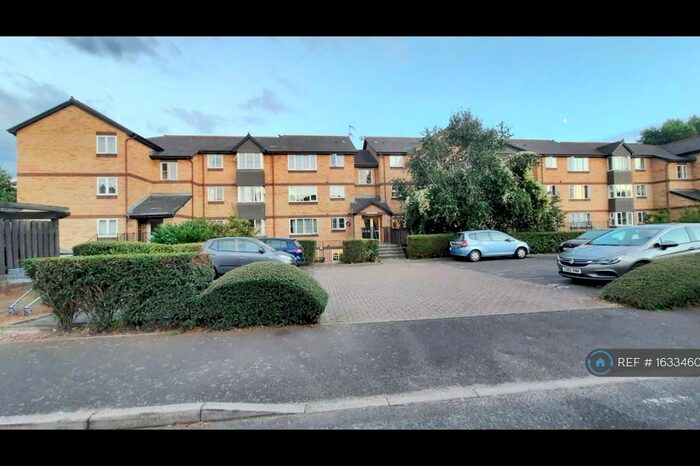 2 Bedroom Flat To Rent In Constable Court, London, SE16
