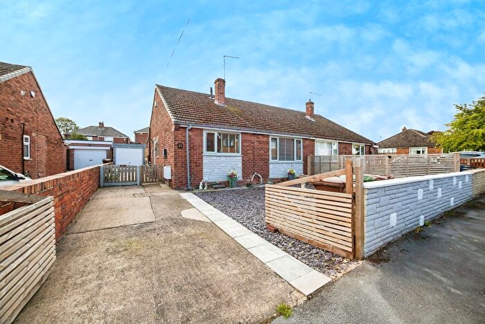 2 Bedroom Semi-detached Bungalow For Sale In Denholme Meadow, South Elmsall, Pontefract, WF9