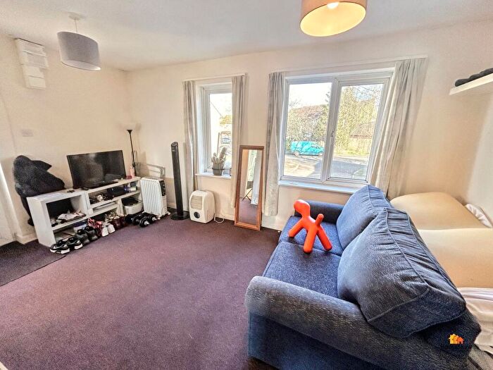 Studio To Rent In Cheney Way, Aylesbury, HP20