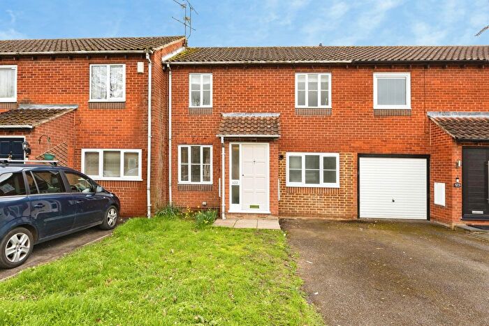 3 Bedroom Terraced House For Sale In Chilcombe Way, Lower Earley, Reading, RG6