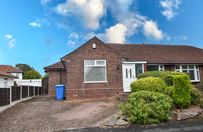3 Bedroom Semi-Detached Bungalow For Sale In Snowden Avenue, Flixton, M41