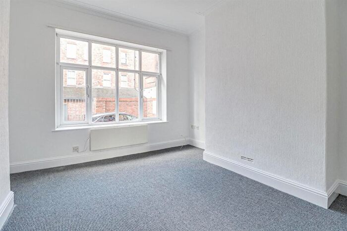 1 Bedroom Flat To Rent In Royal Terrace, Southport, PR8