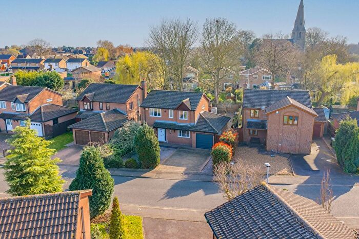 3 Bedroom Detached House For Sale In Riverside Mead, Peterborough, PE2