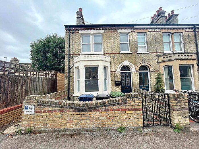 4 Bedroom Flat To Rent In Humberstone Road, Cambridge, CB4