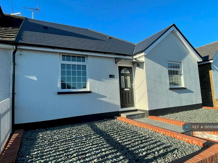 3 Bedroom Bungalow To Rent In Linden Avenue, Broadstairs, CT10