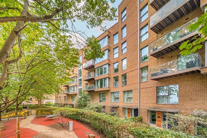 2 Bedroom Flat For Sale In Victory Place, Elephant & Castle, SE17