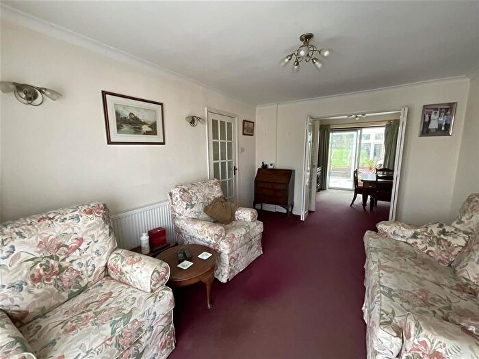 3 Bedroom Semi-Detached House For Sale In Swanland Drive, Tonbridge, Kent, TN9