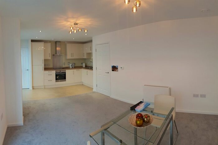 2 Bedroom Flat To Rent In The Greenway, Colindale, NW9