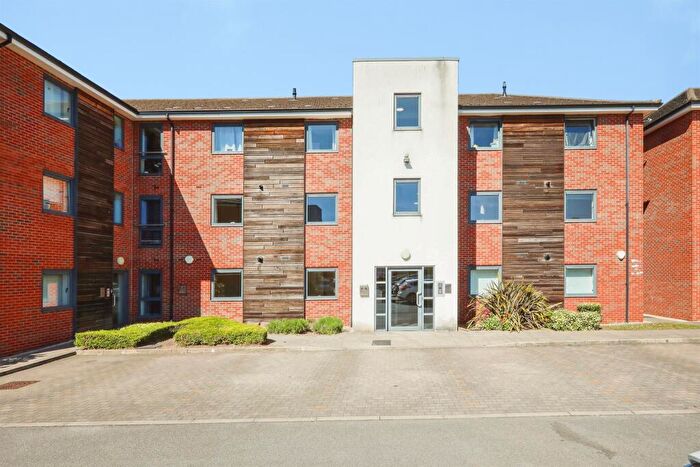 2 Bedroom Flat For Sale In Mere Lane, Armthorpe, Doncaster, DN3