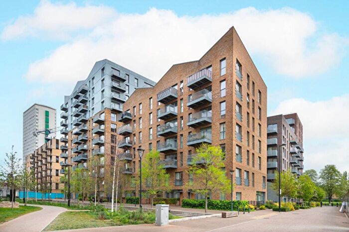 2 Bedroom Flat For Sale In Waterline Way, Deptford, London, SE8