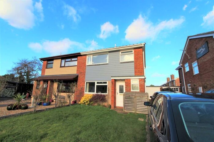 3 Bedroom Semi-Detached House To Rent In Beverley Road, Fareham, PO14