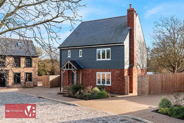 5 Bedroom Detached House For Sale In Walnut Tree Close, Hoe Lane, EN9