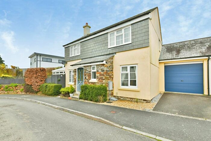 3 Bedroom Link Detached House For Sale In Paddock Close, Pillmere, Saltash, PL12