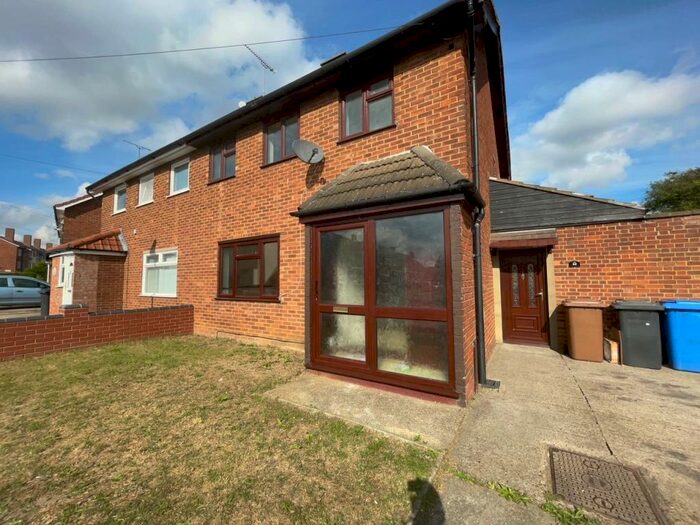 3 Bedroom Semi-Detached House To Rent In Parnell Road, Ipswich, IP1