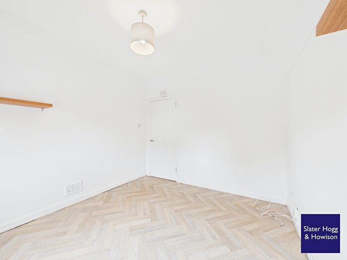 3 Bedroom Flat To Rent In West Mains Road, East Kilbride, G74