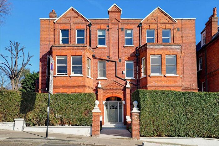 2 Bedroom Flat For Sale In Frognal, Hampstead, NW3