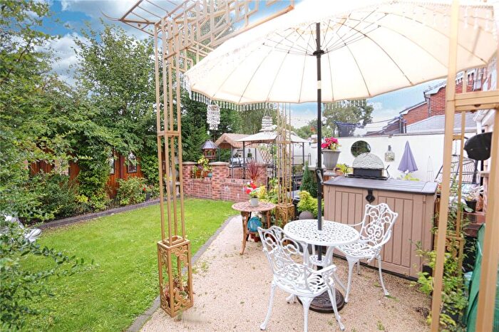 4 Bedroom Detached House For Sale In Reid Close, Denton, Manchester, Greater Manchester, M34