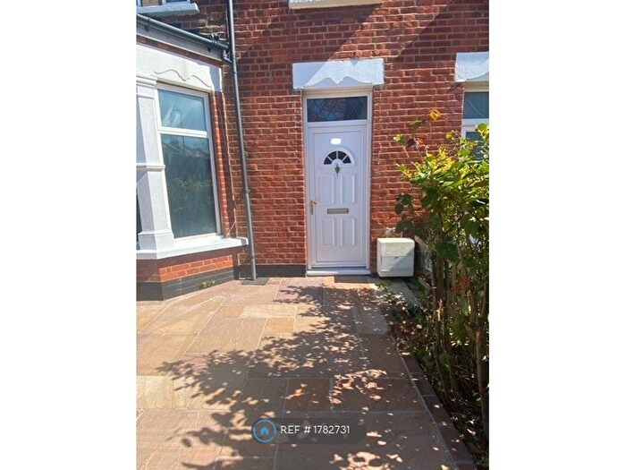 3 Bedroom Terraced House To Rent In Lambert Road, London, N12